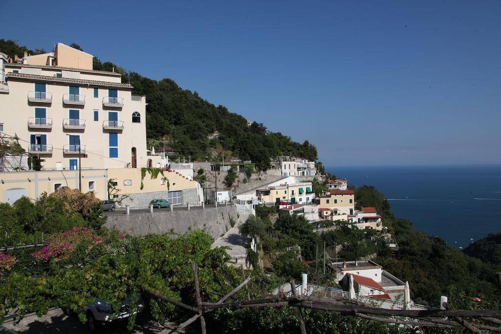 Le Terrazze Di Cristina Bed and Breakfast Vietri Exteriör bild